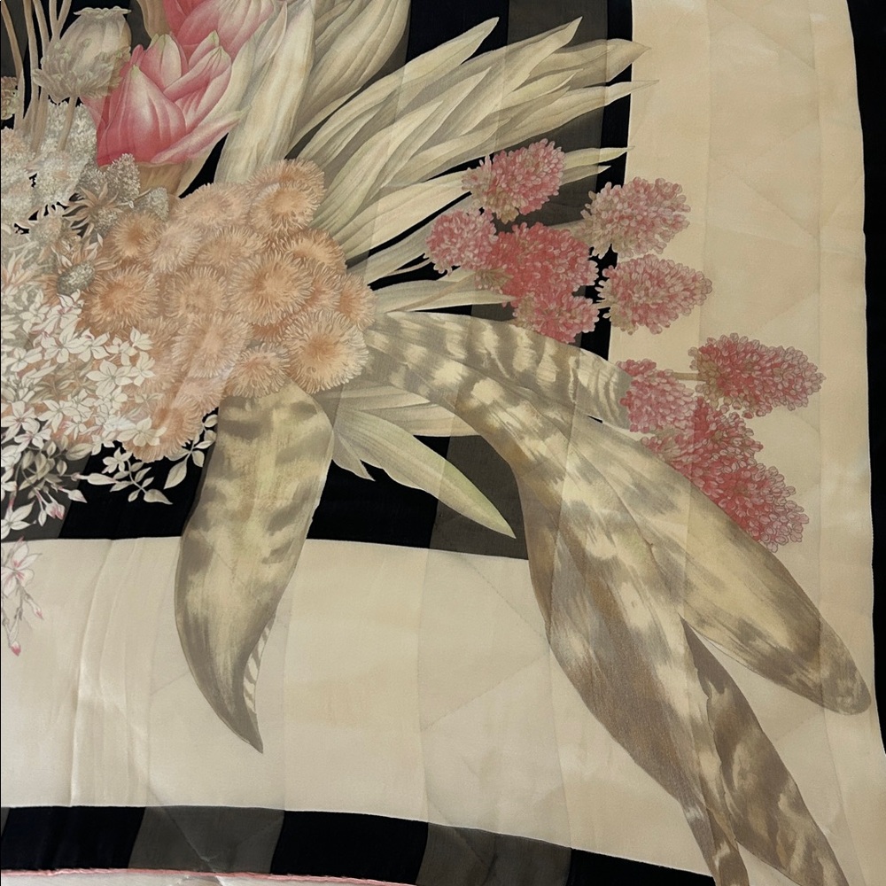 Vintage Valentino Scarf - Picture 10 of 13